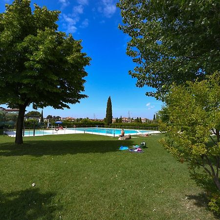 Sirmione Beach Apartment Екстер'єр фото