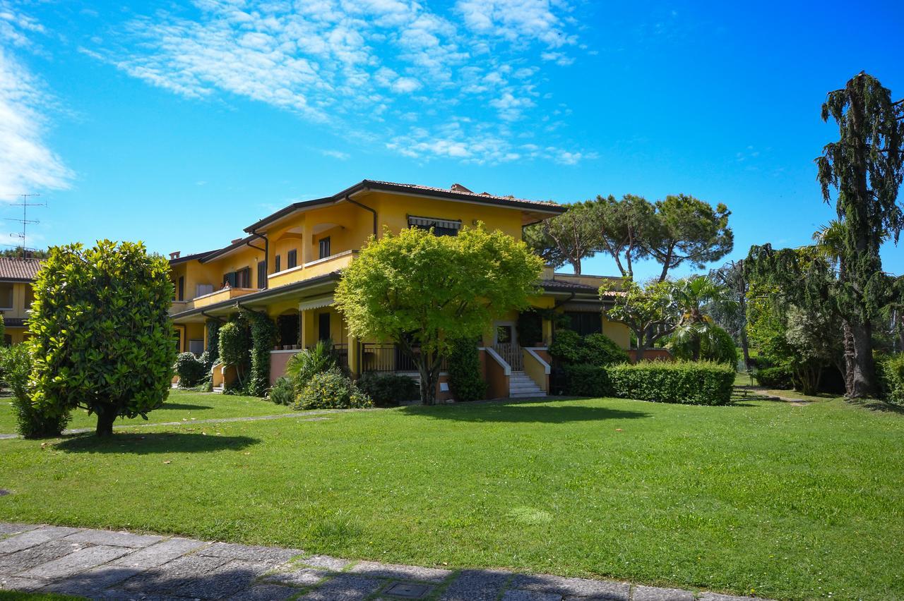 Sirmione Beach Apartment Екстер'єр фото