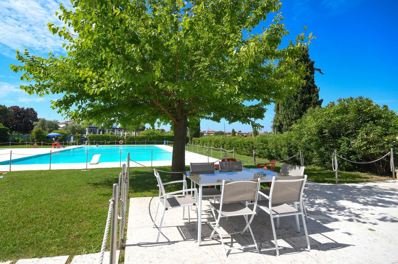 Sirmione Beach Apartment Екстер'єр фото