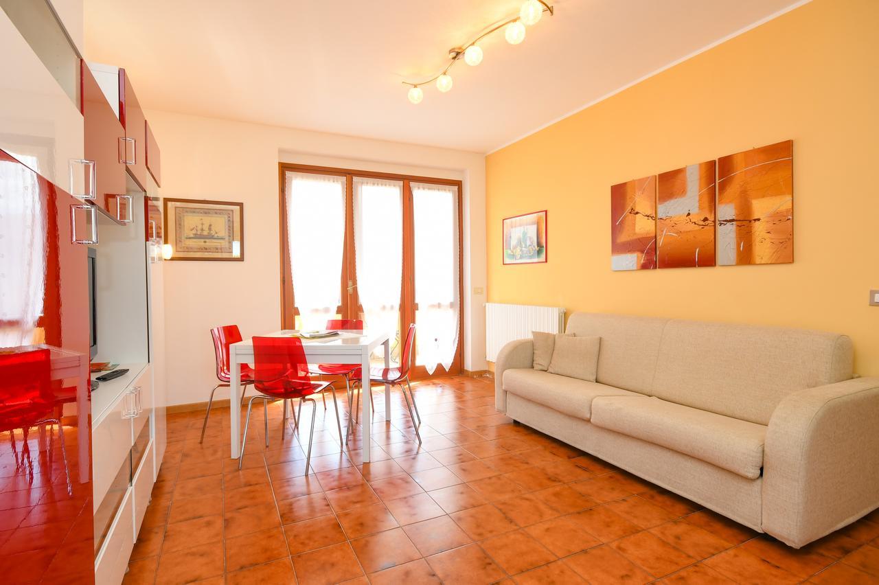 Sirmione Beach Apartment Екстер'єр фото